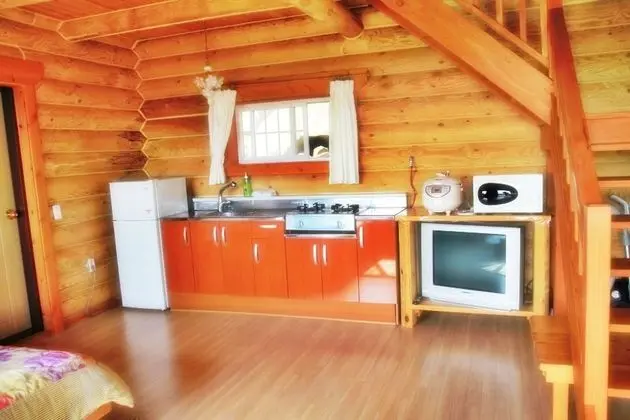 Jeju Jungmun Log Pension & Resort - Mutfak