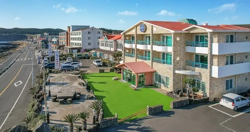 Jeju Kidsgajok Badatgahauseu