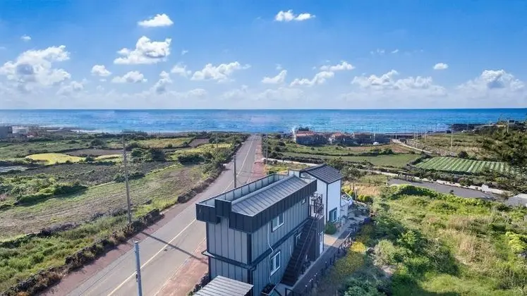 Jeju Kkot Hyang gi Badasori Pension
