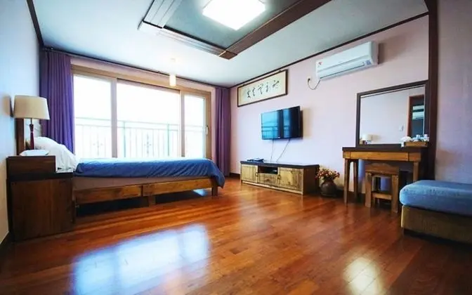Jeju Liverpool Pension - Oda