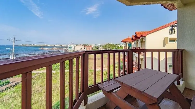 Jeju New Haean Punggyeong Pension
