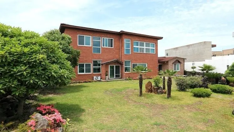 Jeju Ophirhouse Pension - Dış Mekan