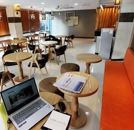 Jeju R Hotel & Guest House - Hostel - İç Mekan