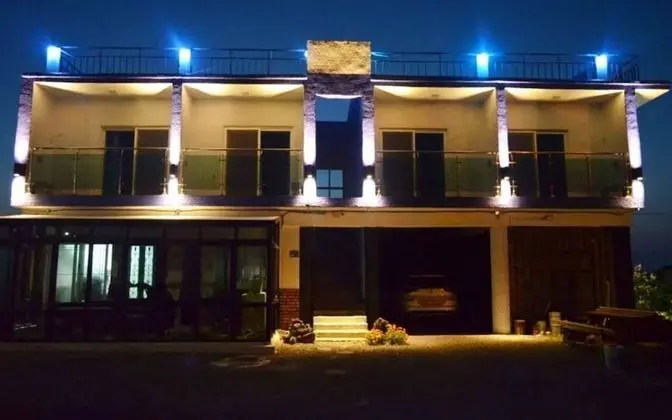 Jeju Rainbow Pension & Guest House - Dış Mekan