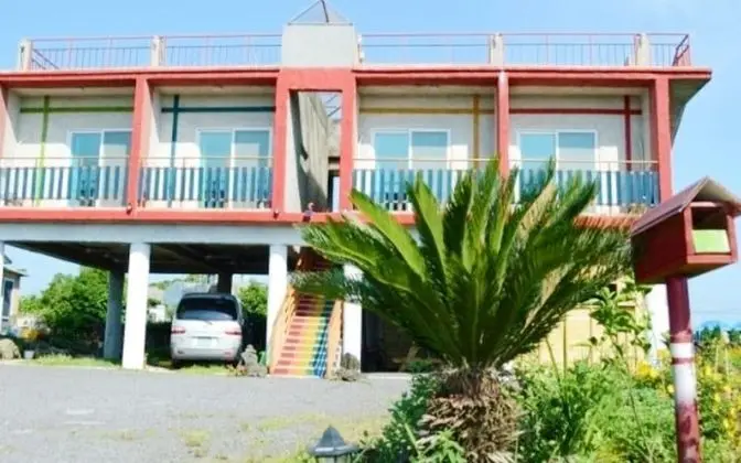 Jeju Rainbow Pension & Guest House - Dış Mekan