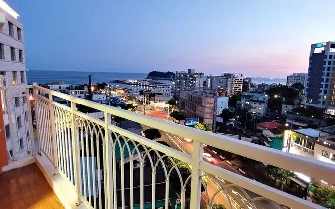 Jeju Rich Stay - Oda