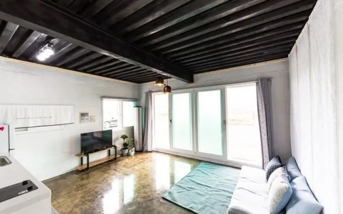 Jeju Romantic Jeju Pension - Oda