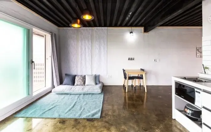 Jeju Romantic Jeju Pension - Oda