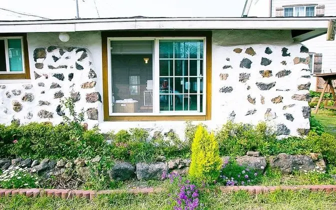 Jeju Zamong & Sarangchae Guesthouse - Dış Mekan