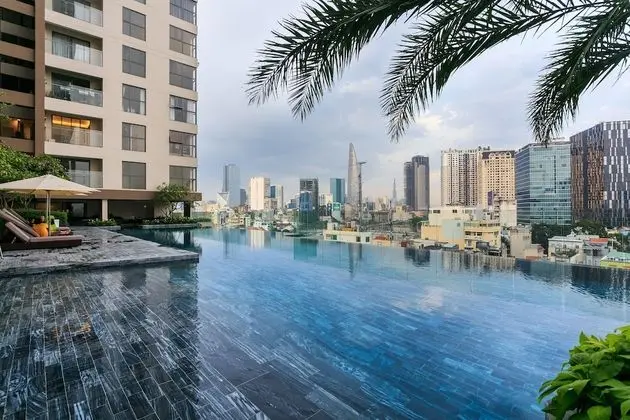 Jennifer House - Millenium Apartment