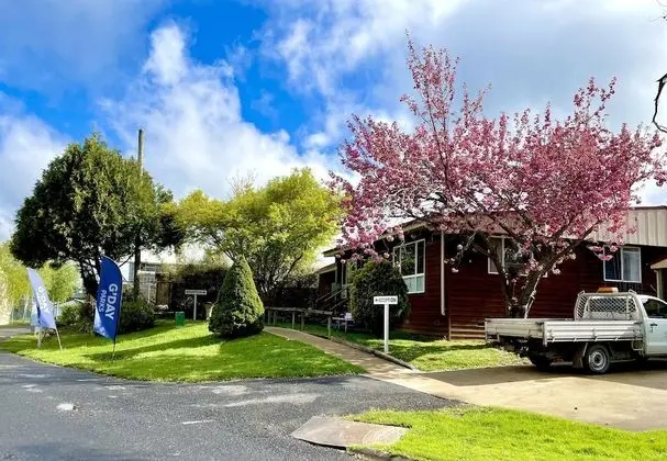 Jenolan Holiday Park - Campsite - Lobi