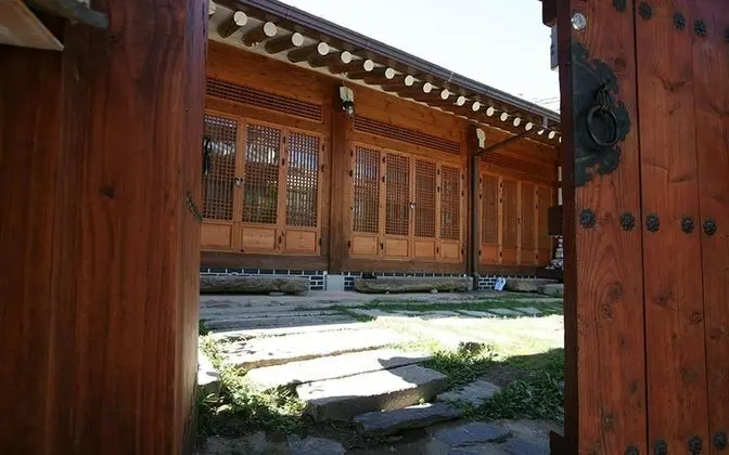 Jeonju Gaeunchae Hanok Stay 2nd Branch - Dış Mekan