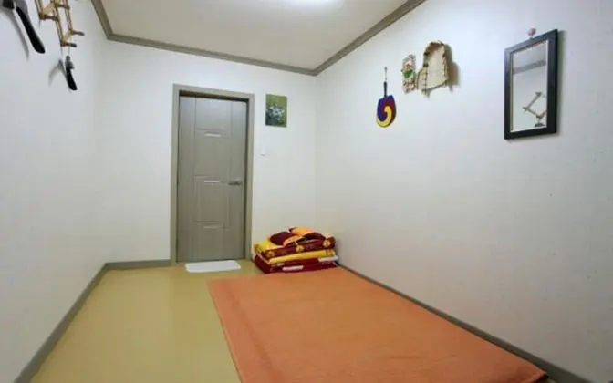 Jeonju Gyodong Baekjak Hanok Stay - Oda