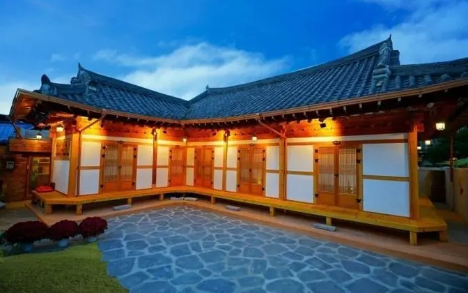 Jeonju Hanok Sukbak Cheheomgwan Pension