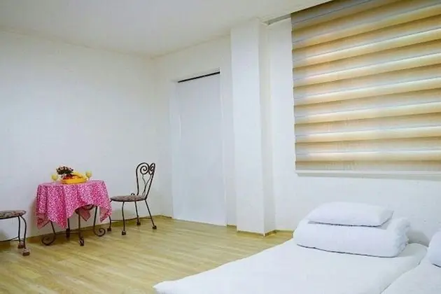 Jeonju j & j Guesthouse