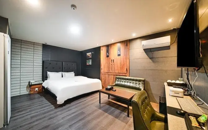 Jeonju Junghwasandong Twosome