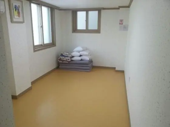 Jeonju Nangman Sidai Guesthouse - Hostel - Oda