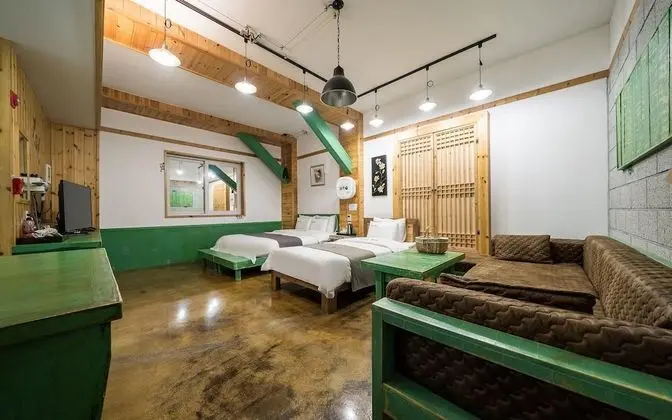 Jeonju Sanjeondong Cheotbeonjjae Hotel - Oda