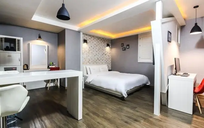 Jeonju Sanjeongdong Kan