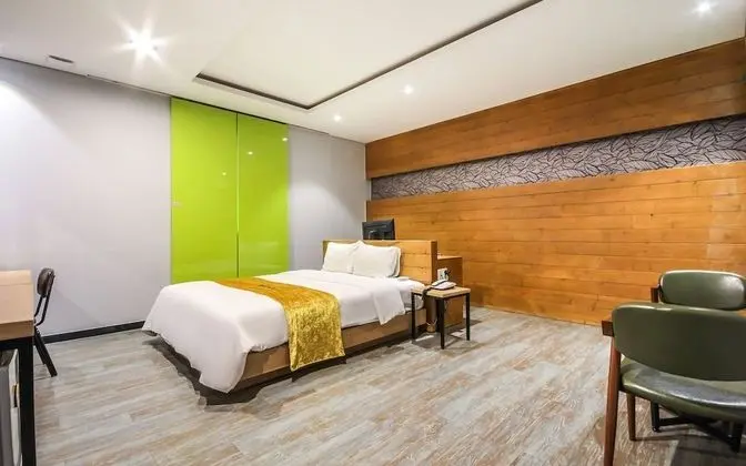 Jeonju Sinsigaji Hotel Pop