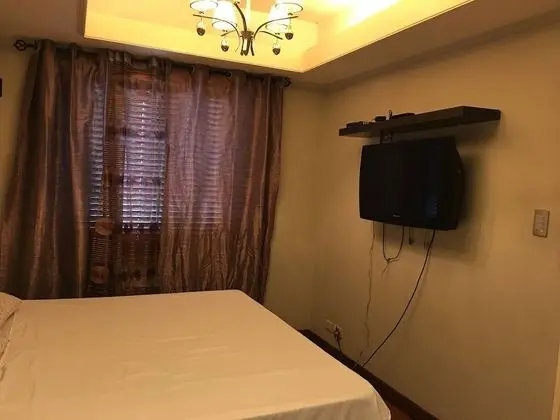 Jes & Warren's Place - Oda