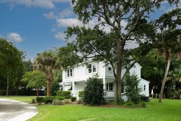 Jessamine by Avantstay Picture Perfect Home w/ Stunning Backyard
