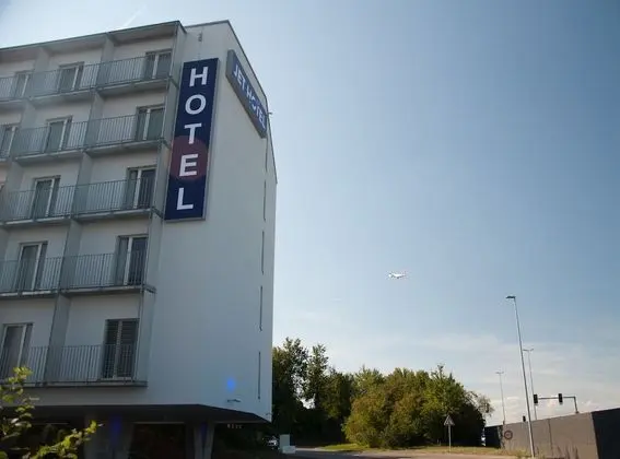 Jet Hotel Zurich Airport - Dış Mekan