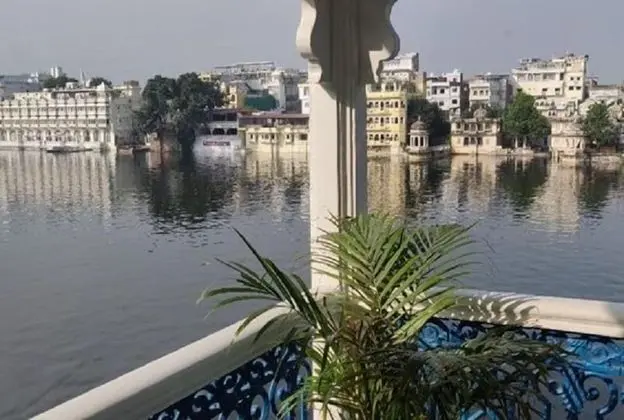 Jheel Hotel and Restaurent
