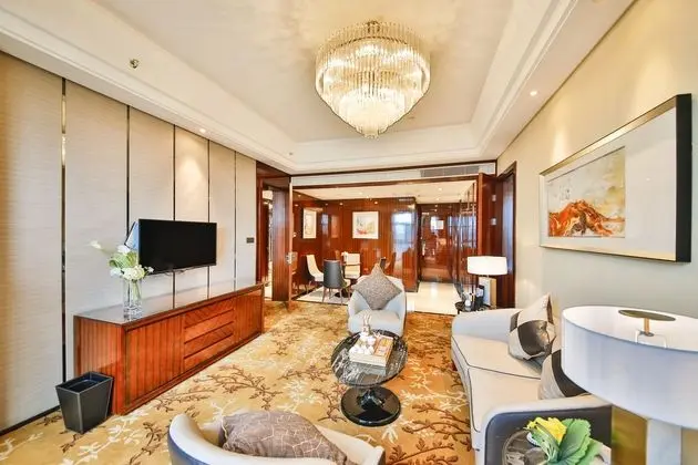 JIANGHAI COUNTRY GARDEN PHOENIX HOTEL