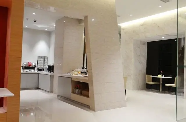 Jinjiang Inn Sanya International Shopping Center - Yerinde Yemek