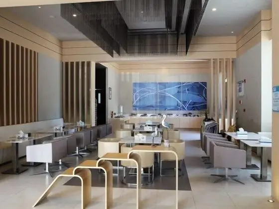 Jinjiang Inn Select Qinzhou East Station Municiple Government - Yerinde Yemek
