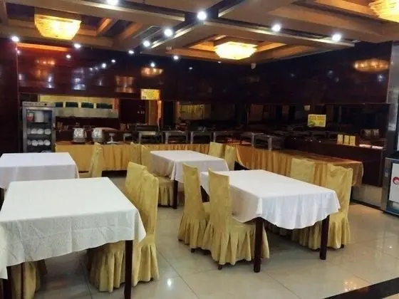 Jinjiang Inn Style Jinan Wuyingshan Road North - Yerinde Yemek