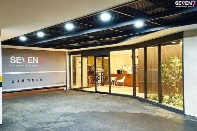 Jinju Hotel Seven