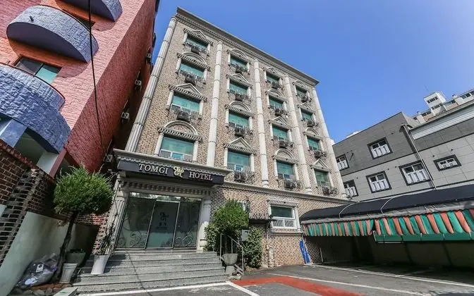 Jinju Tomji