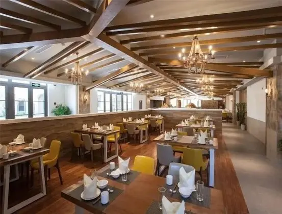Jinling Landscape Beer Hot Spring Hotel - Yerinde Yemek
