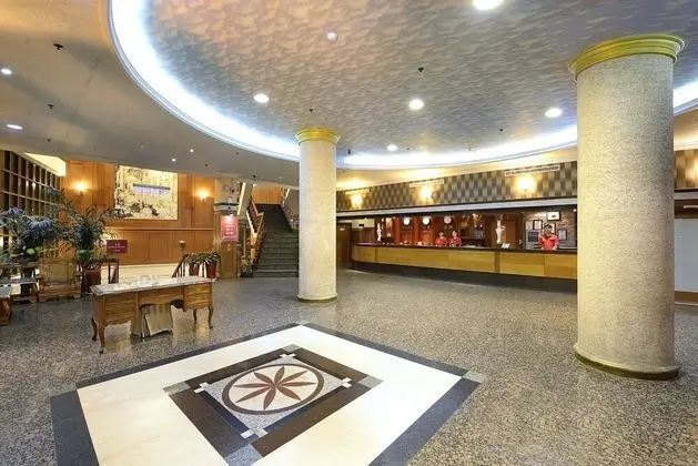 Jinsa Lakeside View Hotel - Lobi