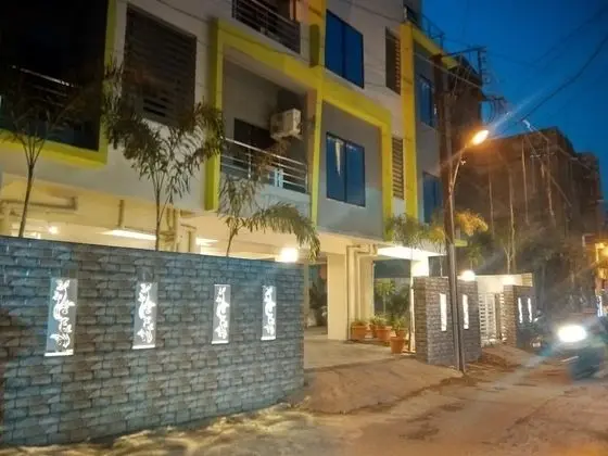 The JK Hotel - Opp Railway Station - Dış Mekan