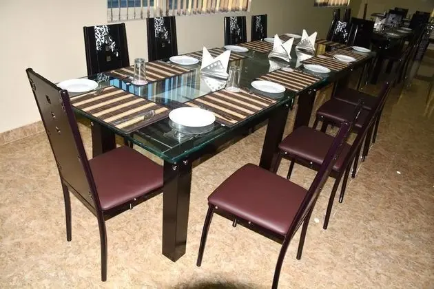 JK Rooms 125 Hotel Mariya International - Yerinde Yemek