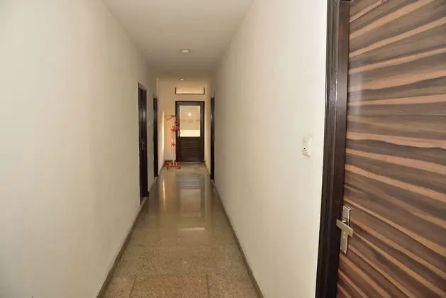 JK Rooms 129 Hotel RC Regency - İç Mekan