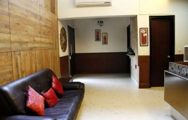 JK Rooms 143 Amazone Holiday Guest House - Lobi