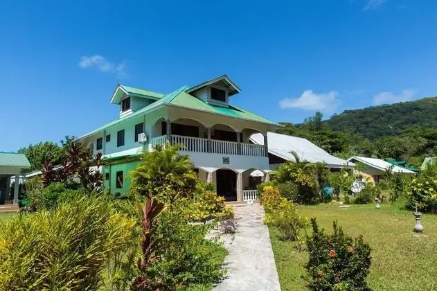 JML Self Catering Holiday Apartments - Dış Mekan
