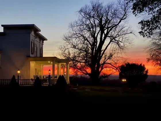 John Joseph Inn - Dış Mekan