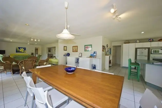 John's Tropical Island Home - Oda Düzeni