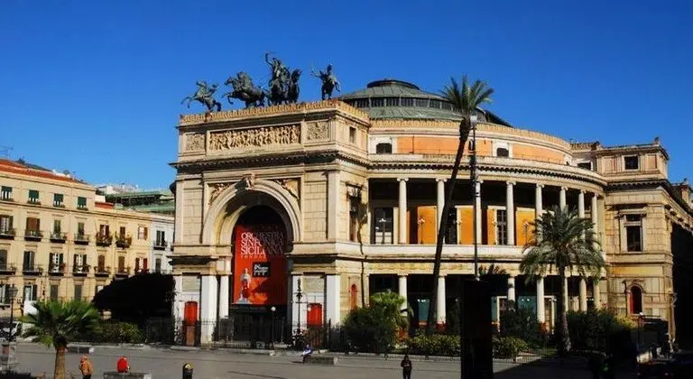 Hotel Joli