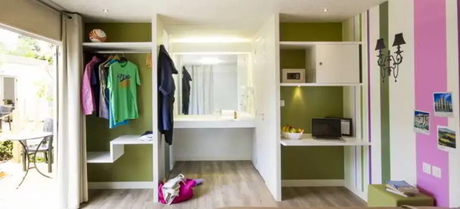 Jolly Camping in Town