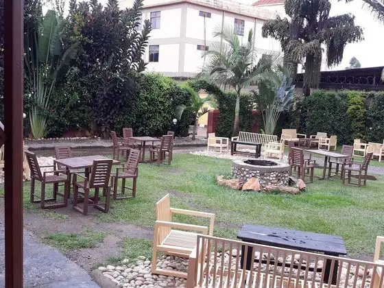 Jolly Court Hotel