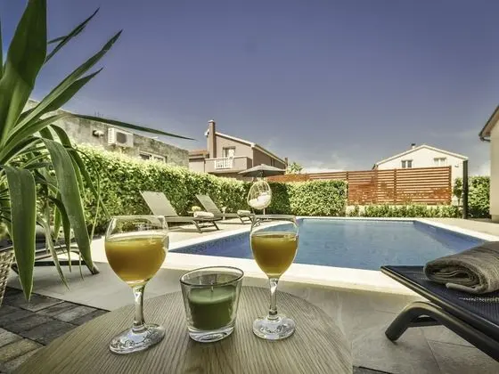 Jolumar Biograd na Moru