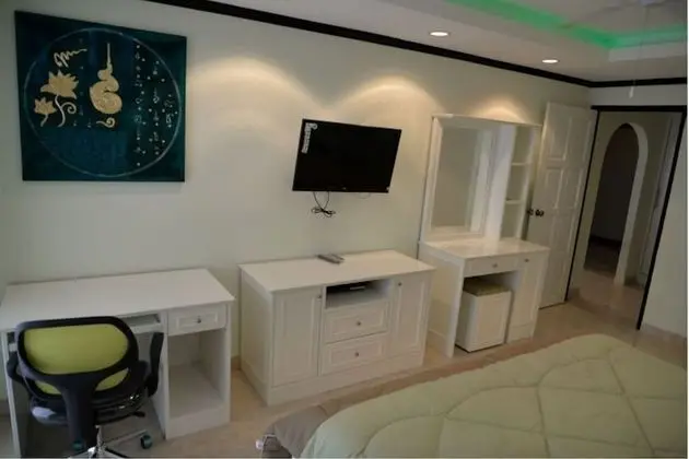 Jomtien Beach Fully Equipped Condominium 3rd Floor Apartment - Oda