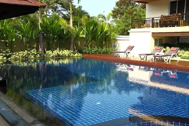Jomtien Beach Penthouses - Havuz