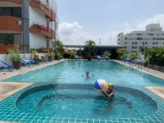 Jomtien longstay hotel - Havuz
